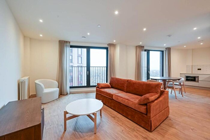 2 Bedroom Flat To Rent In Selbourne Road, Walthamstow, E17