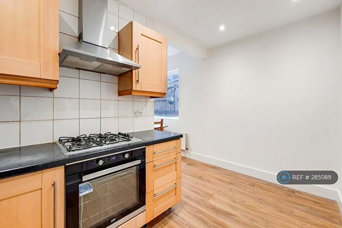 2 Bedroom Flat To Rent In Archway Road, London, N6