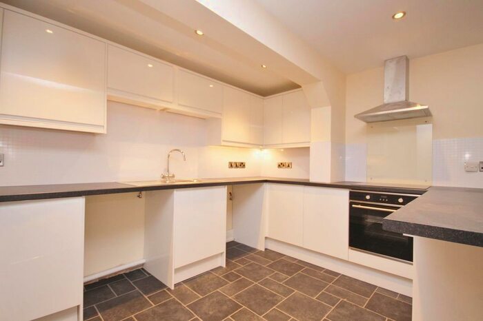 1 Bedroom Flat To Rent In Queens Road, Richmond, DL10