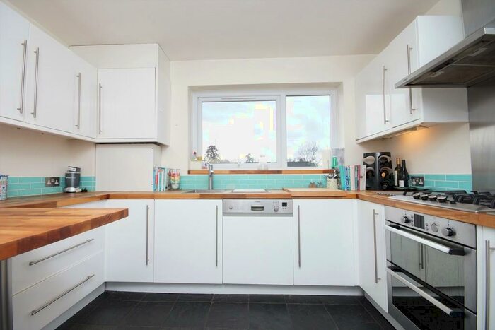 2 Bedroom Penthouse To Rent In Chesswood Way, Pinner, HA5