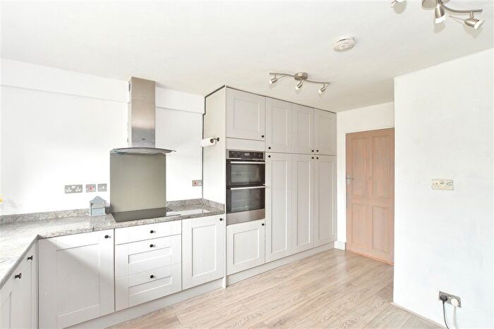 3 Bedroom Detached House For Sale In Station Road, Isfield, East Sussex, TN22