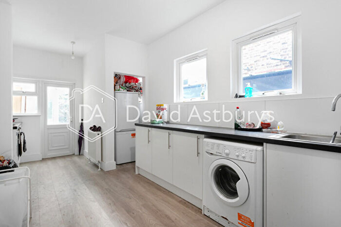 4 Bedroom Terraced House To Rent In Terront Road, London, N15