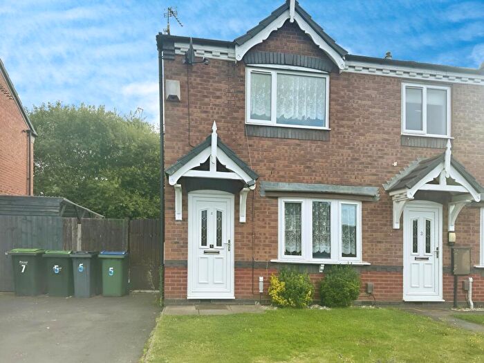 2 Bedroom End Of Terrace House To Rent In Hempole Lane, DY4