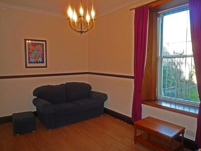 1 Bedroom Flat To Rent In Springbank Place, Aberdeen, AB11