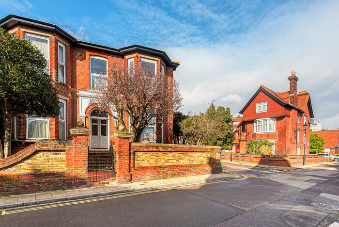 Studio To Rent In Florence Road, Southsea, PO5