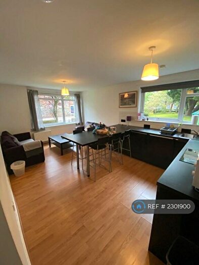 5 Bedroom Flat To Rent In Merchiston Gardens, Edinburgh, EH10