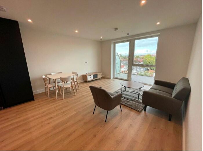 2 Bedroom Flat To Rent In Beresford Avenue, Wembley, HA0