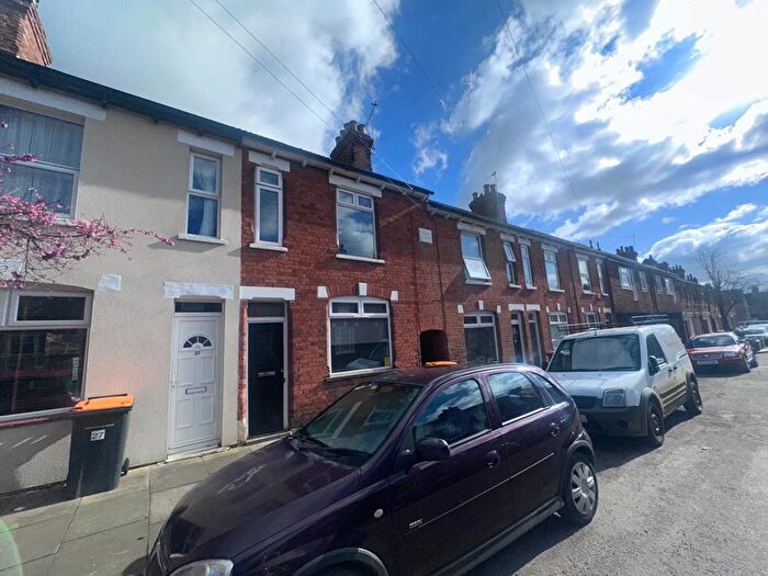 3 Bedroom Terraced House To Rent In Salisbury Street, Bedford, MK41