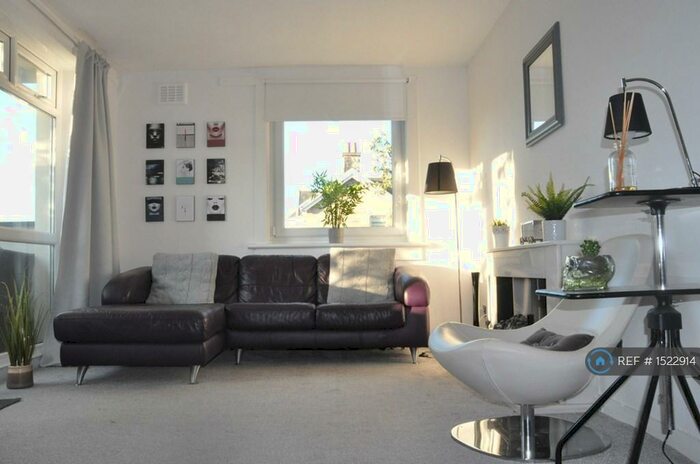 2 Bedroom Flat To Rent In Sutherland Court, Glasgow, G41