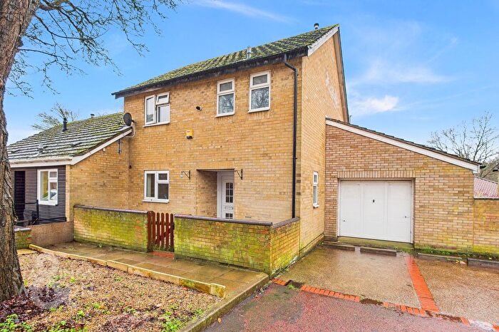 3 Bedroom Semi-Detached House For Sale In Swafield Street, Bowthorpe, Norwich, NR5