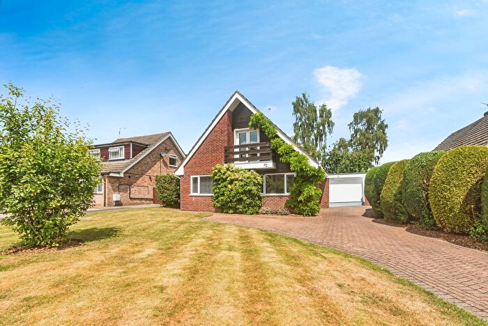 4 Bedroom Detached House For Sale In Longbridge Road, Tadley, Hampshire, RG26