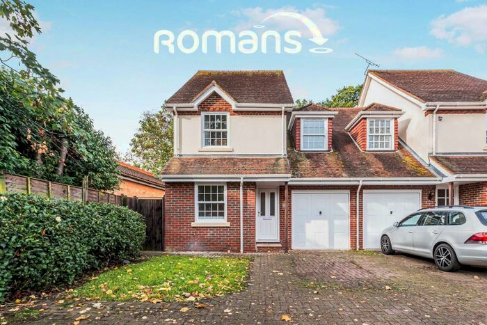 4 Bedroom End Of Terrace House To Rent In Pursers Farm, Spencers Wood, RG7