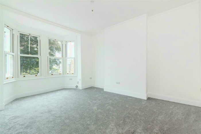 2 Bedroom Flat To Rent In St Leonards Road, East Sheen, SW14