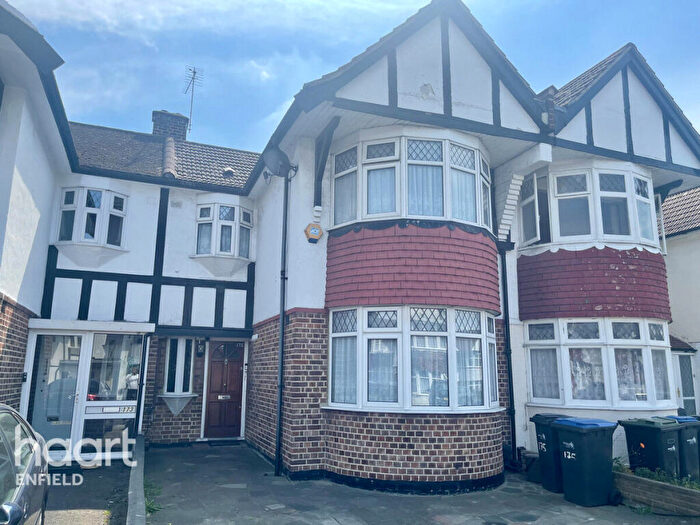 2 Bedroom Apartment To Rent In Pasteur Gardens, London, N18