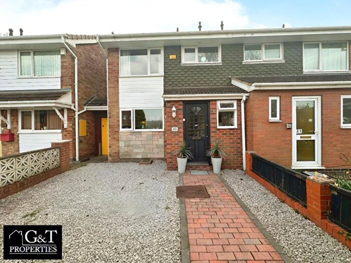 3 Bedroom Semi-Detached House For Sale In Elmhurst Drive, Kingswinford, DY6