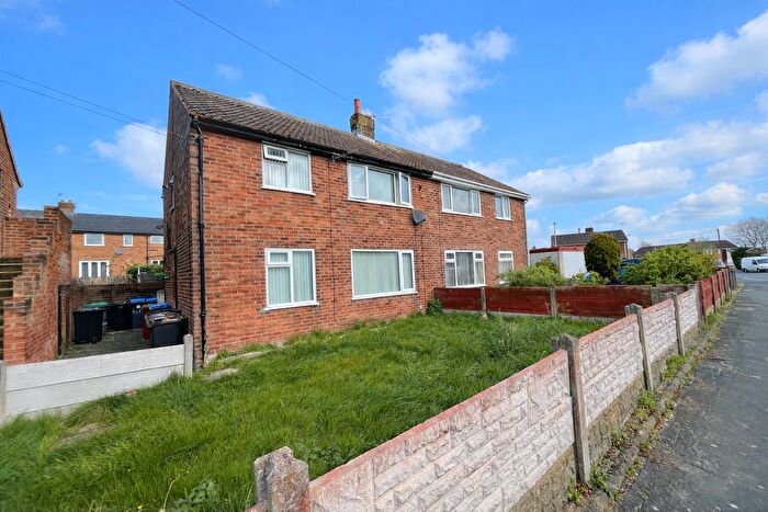 3 Bedroom Semi Detached House For Sale In Dinmore Avenue, Blackpool, FY3