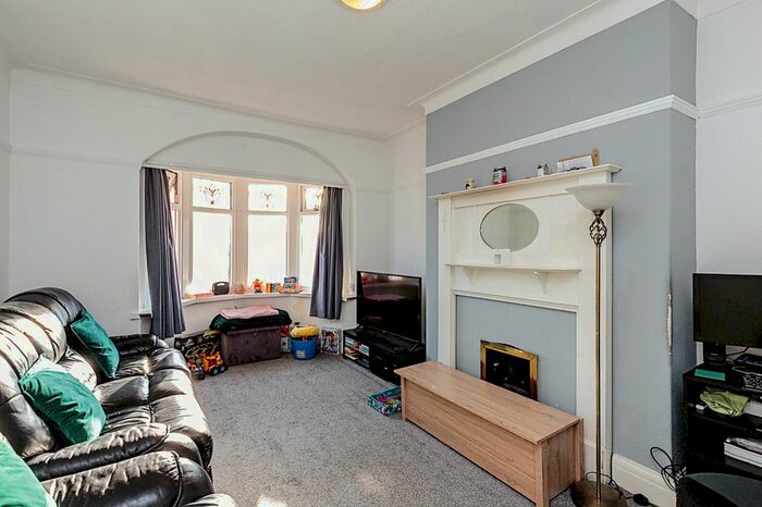 3 Bedroom Flat To Rent In Burlington Road, Blackpool, Lancashire, FY4