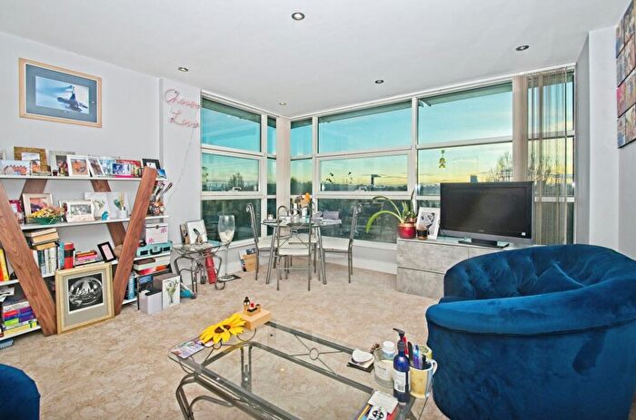 2 Bedroom Flat For Sale In Havannah Street, Cardiff, CF10