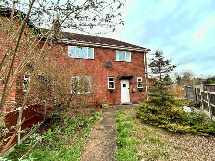 3 Bedroom Semi-Detached House To Rent In Sternthorpe Close, Sutton-on-Trent, NG23