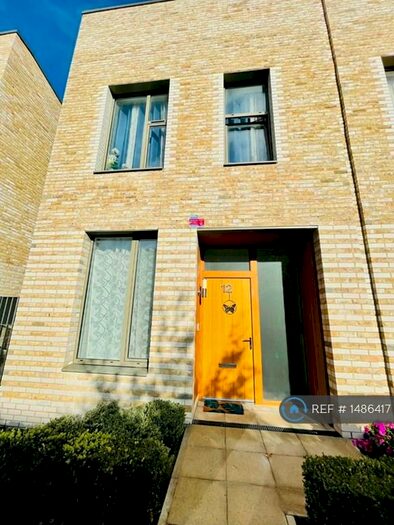 3 Bedroom End Of Terrace House To Rent In Fry Lane, London, HA8