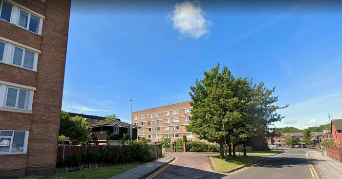 1 Bedroom Property To Rent In Minster Court, Edge Hill, Liverpool, L7