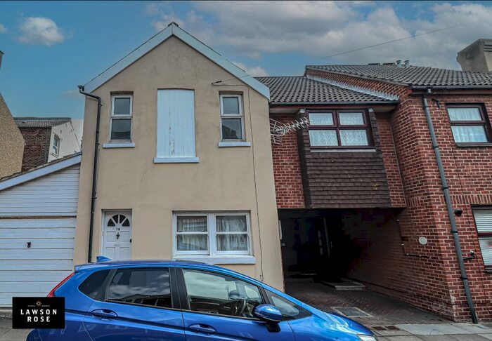 1 Bedroom Flat To Rent In Adair Road, Southsea, PO4