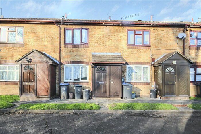 1 Bedroom Flat To Rent In Gloucester Court, Middlesex Road, Mitcham, CR4