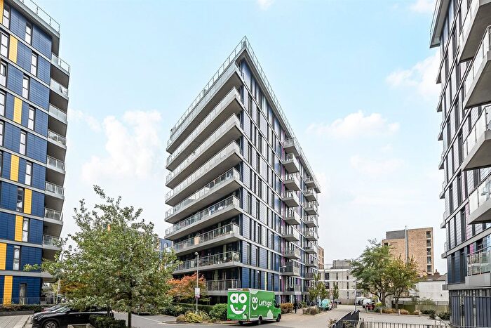 2 Bedroom Flat For Sale In Hatton Road, Wembley, HA0