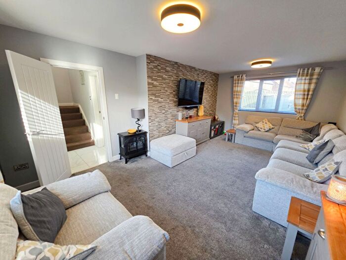 4 Bedroom Semi-Detached House For Sale In Lockesley Avenue, Conisbrough, DN12