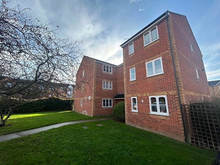 1 Bedroom Flat To Rent In Redford Close, Feltham, TW13