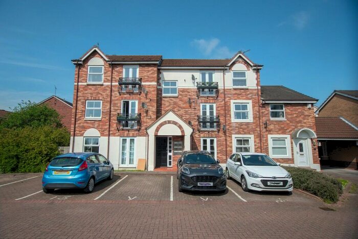 2 Bedroom Flat To Rent In Lealholme Court, Howdale Road, Hull, East Riding Of Yorkshire, HU8