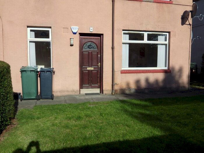 2 Bedroom Villa To Rent In Stenhouse Avenue, Edinburgh, EH11