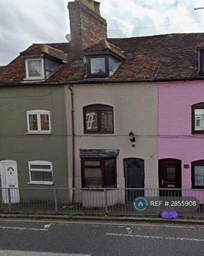 2 Bedroom Terraced House To Rent In West Wycombe Road, High Wycombe, HP12