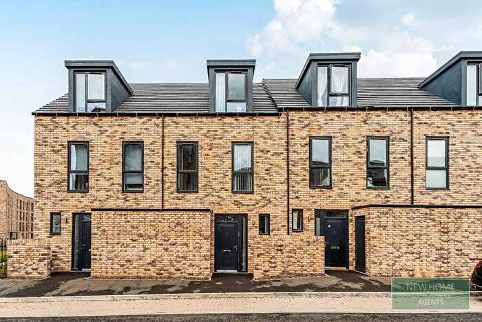 3 Bedroom Terraced House For Sale In Lucas Close, Balsall Heath, Birmingham, B12