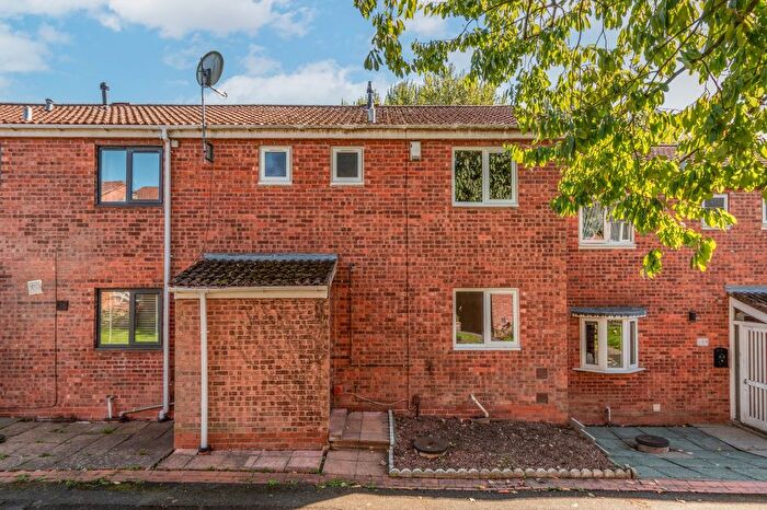 3 Bedroom Terraced House For Sale In Loxley Close, Church Hill South, Redditch, B98