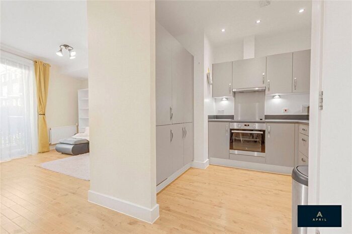 2 Bedroom Maisonette To Rent In Fords Park Road, London, E16