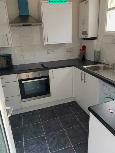3 Bedroom Flat To Rent In Bear Road, Brighton, BN2