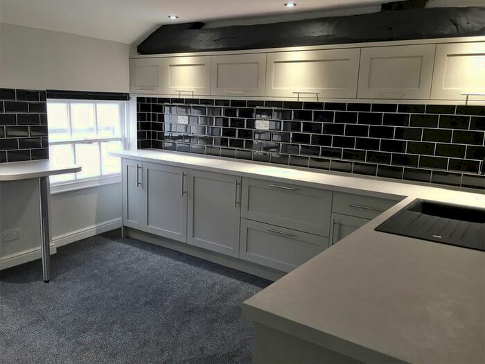 1 Bedroom Flat To Rent In High Street, Daventry, NN11