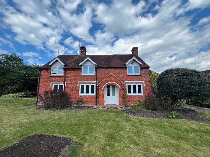 3 Bedroom Detached House To Rent In Faversham Road, Boughton Aluph, TN25