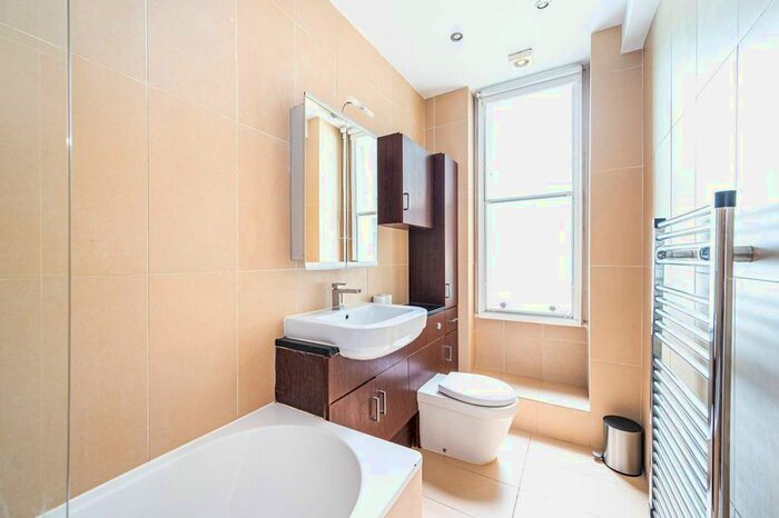 2 Bedroom Flat To Rent In Gray's Inn Road, Bloomsbury, London, WC1X