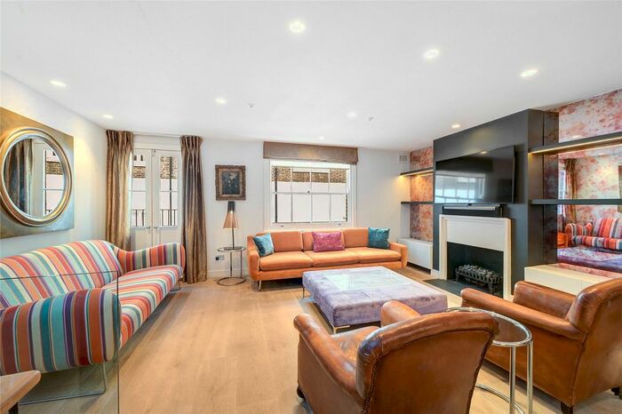 4 Bedroom Mews To Rent In Cornwall Mews South, London, SW7