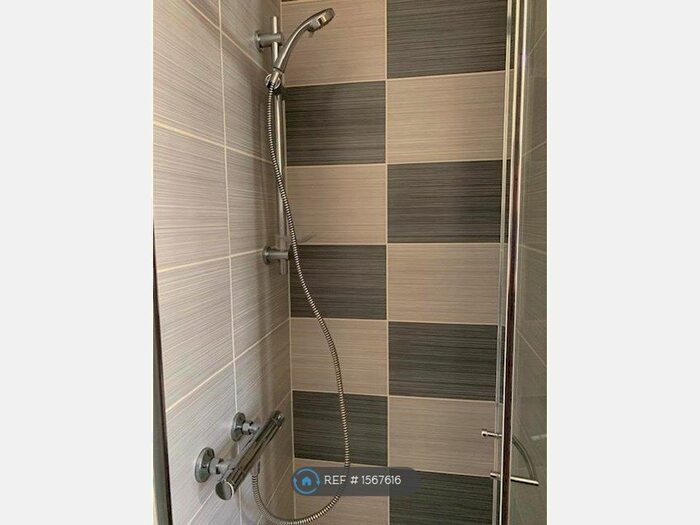 Studio To Rent In Bury Road, London, N22