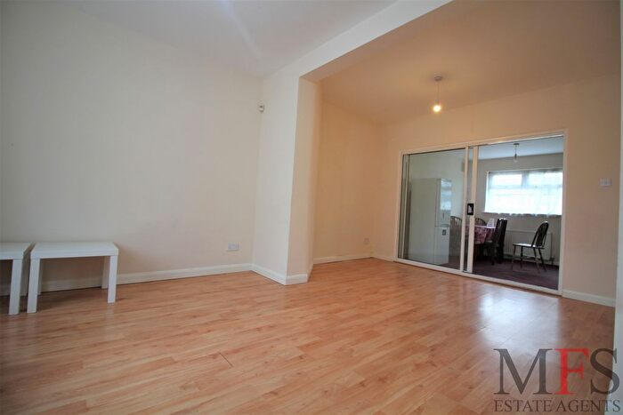 3 Bedroom Terraced House To Rent In Westbury Avenue, Southall, UB1