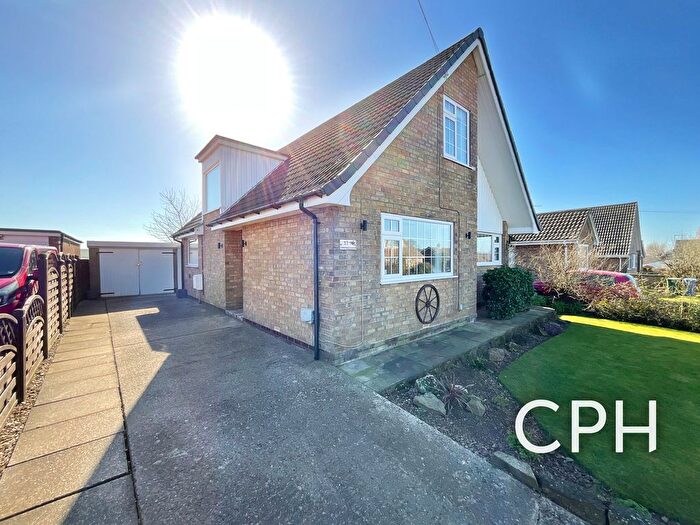 4 Bedroom Detached Bungalow For Sale In Greencroft Gardens, Cayton, YO11