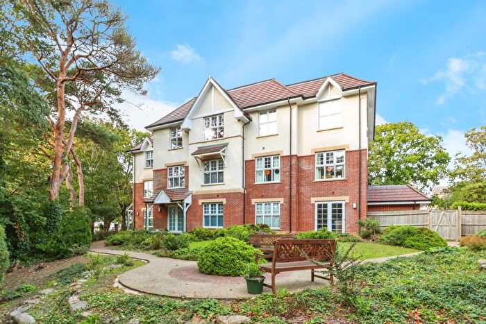 1 Bedroom Flat For Sale In Alexandra Road, Poole, Dorset, BH14