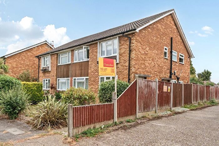 2 Bedroom Maisonette To Rent In Warren Road, Ashford, TW15