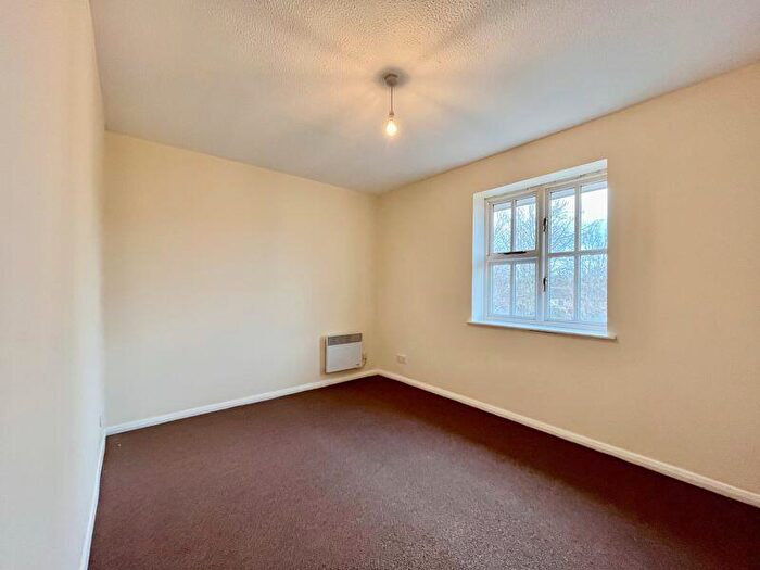 2 Bedroom Apartment To Rent In Coal Court, Columbia Wharf Road, Grays, RM17