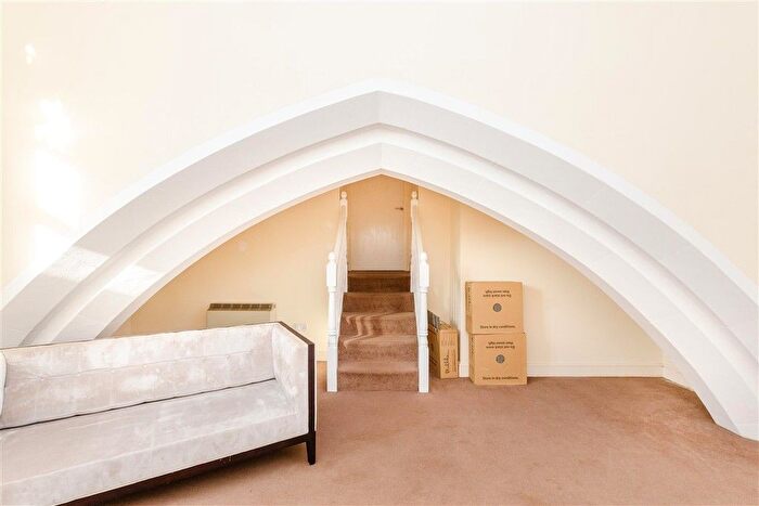 2 Bedroom Flat For Sale In Galley Hill Road, Swanscombe, Kent, DA10