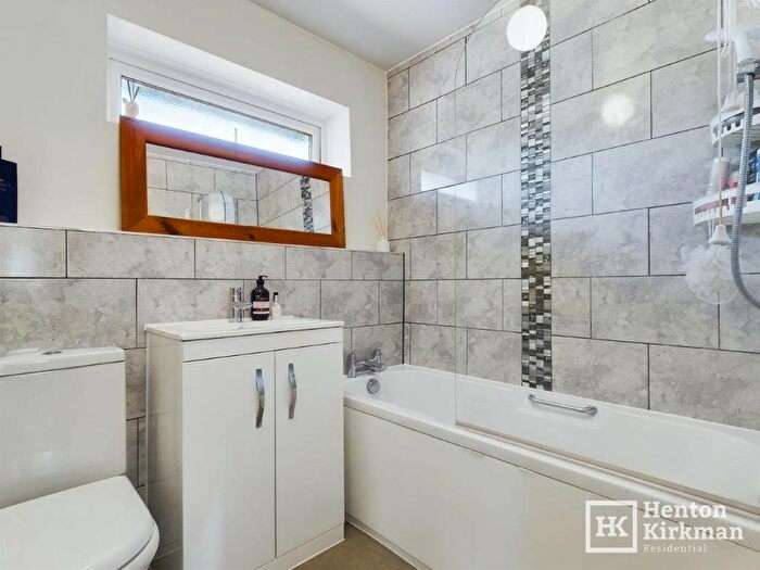 1 Bedroom Flat To Rent In Selworthy Close, Billericay, Essex, CM11