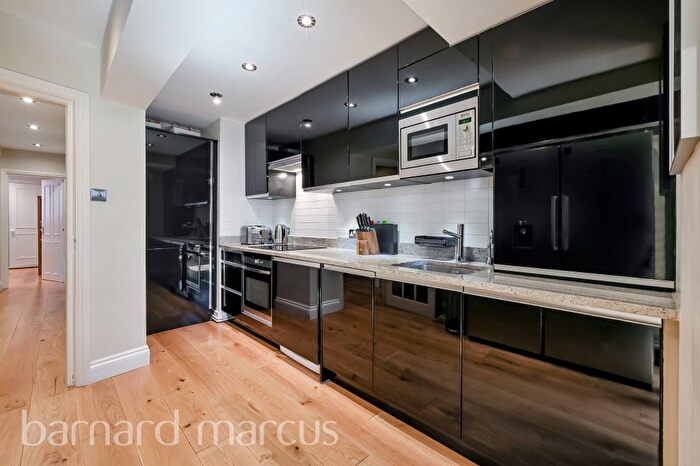 2 Bedroom Flat For Sale In Melrose Road, London, SW18